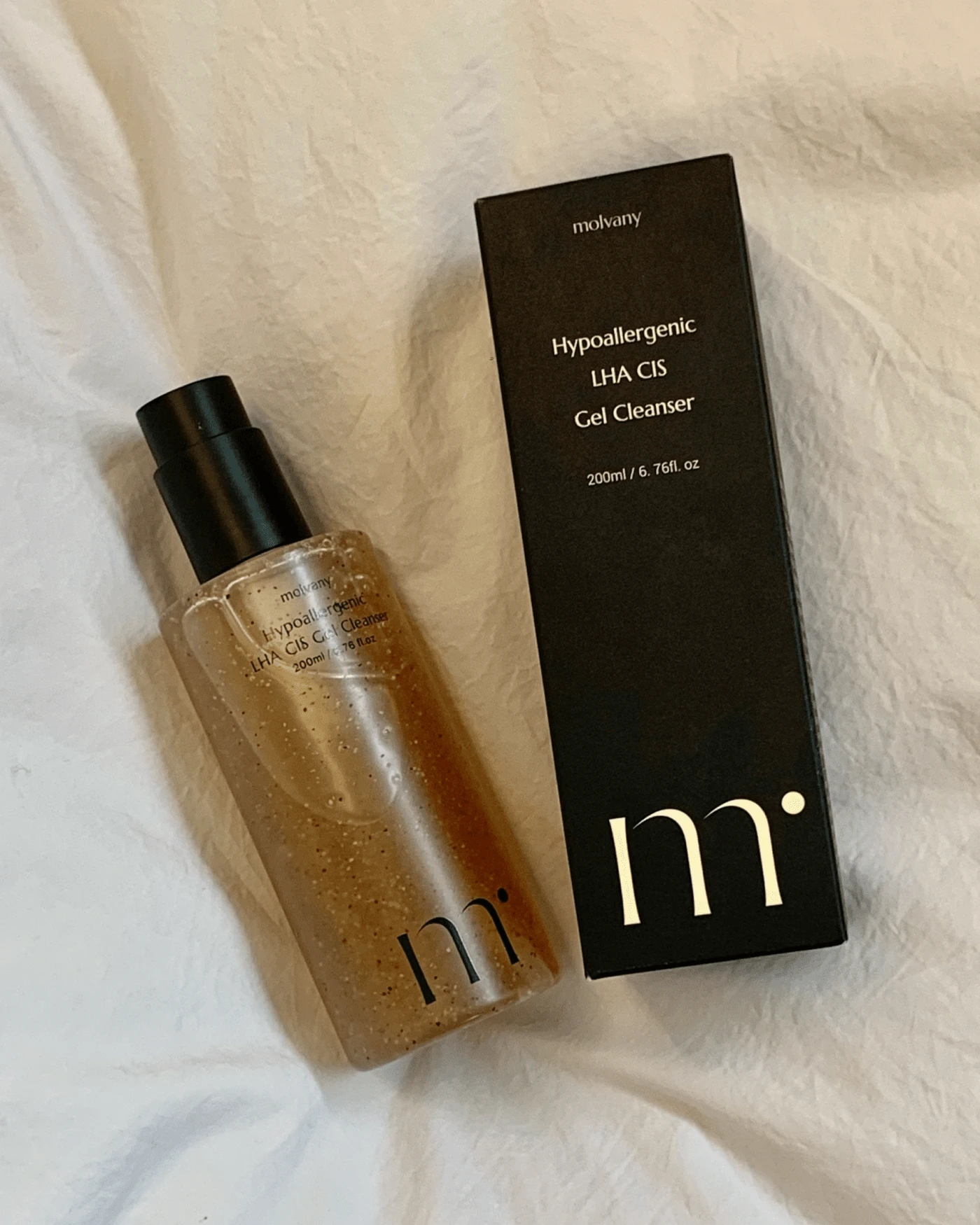 Hypoallergenic LHA CIS Gel Cleanser - Image 4